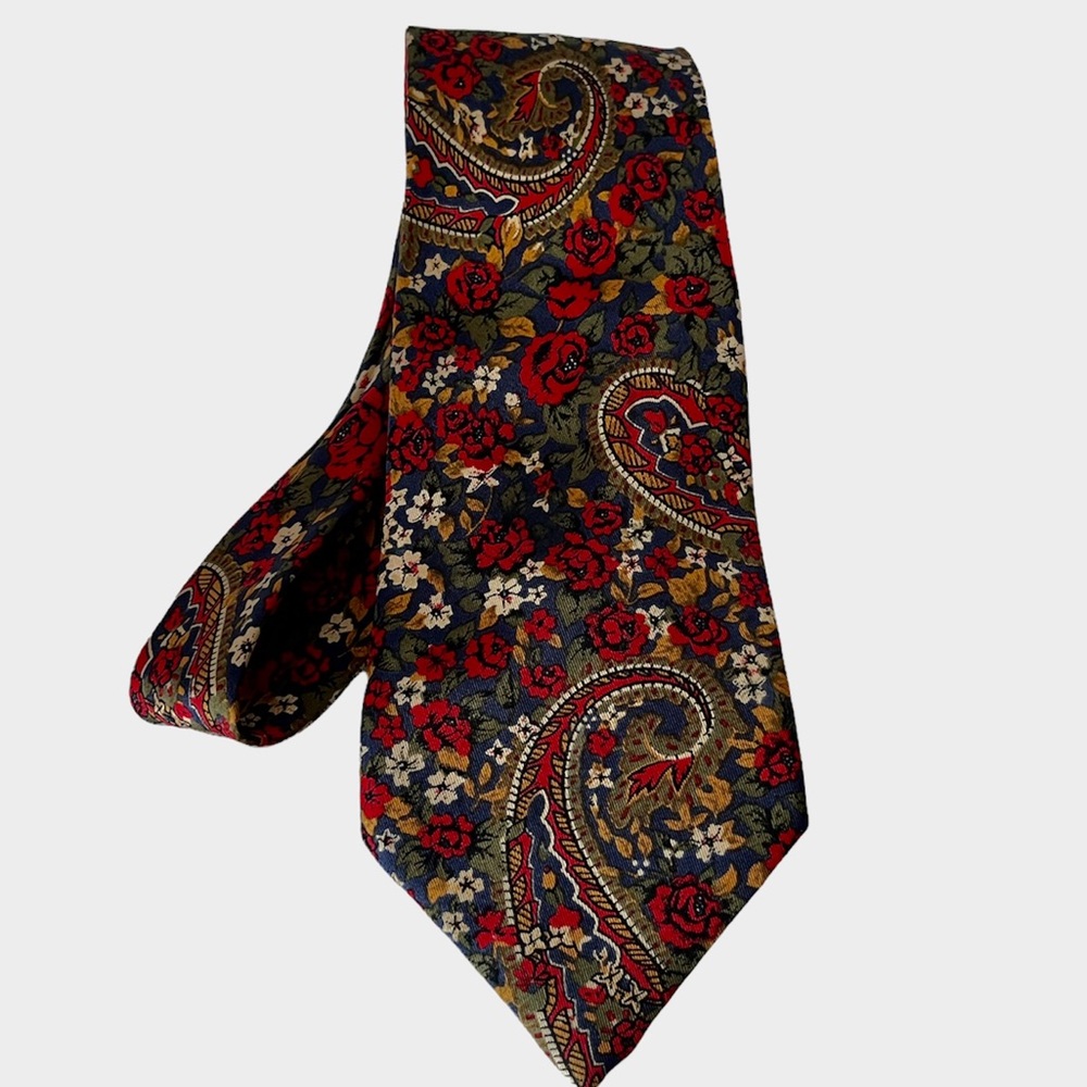 RED FLORAL AND PAISLEY SILK TIE